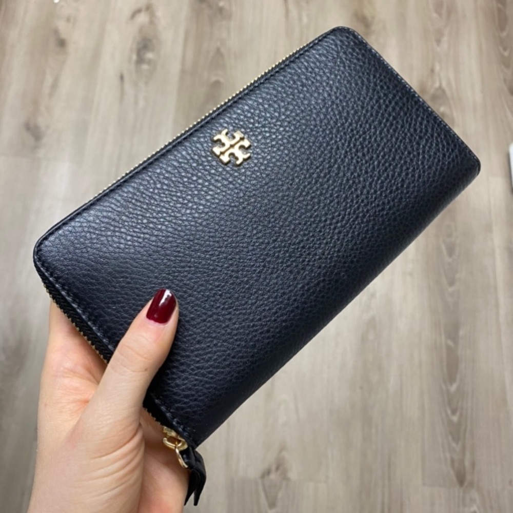 Tory Burch Pebble Leather Wallet